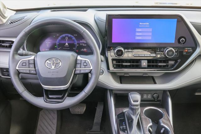 used 2024 Toyota Highlander Hybrid car, priced at $55,998