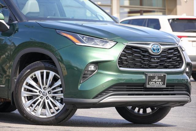 used 2024 Toyota Highlander Hybrid car, priced at $55,998