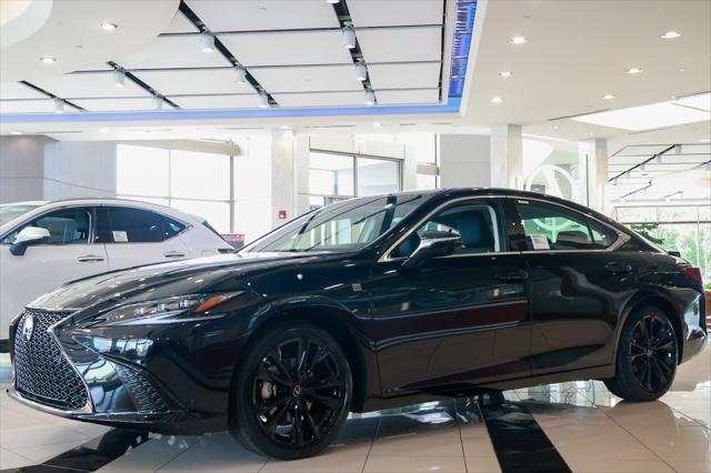 new 2025 Lexus ES 300h car, priced at $52,524