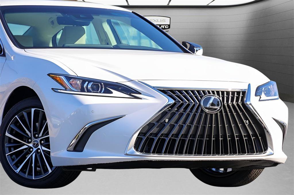 new 2025 Lexus ES 350 car, priced at $49,450