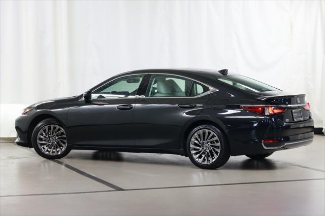 used 2025 Lexus ES 300h car, priced at $53,908