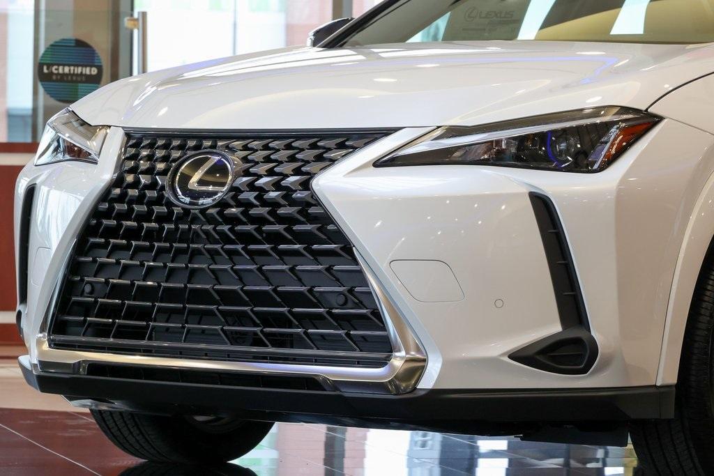 new 2025 Lexus UX 300h car, priced at $45,610