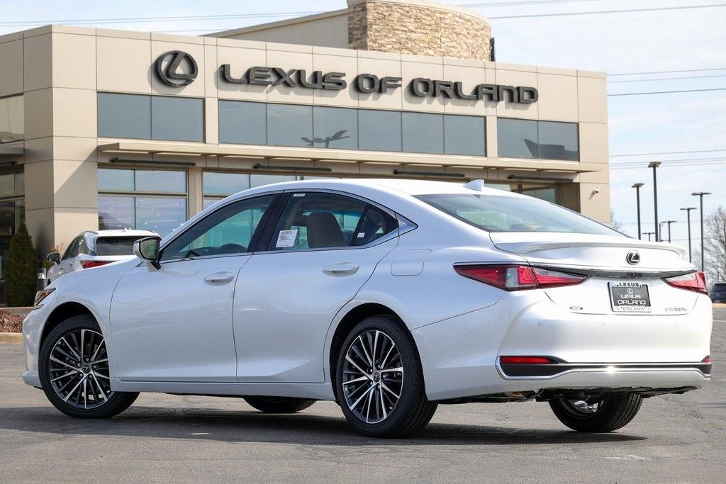 new 2025 Lexus ES 300h car, priced at $51,024