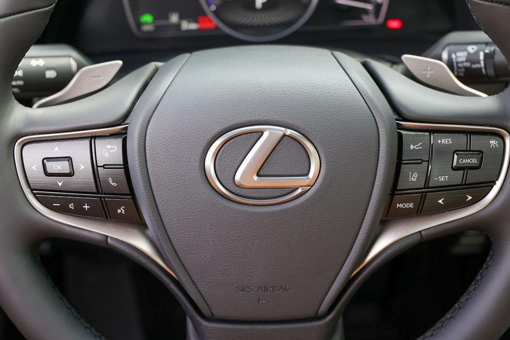 new 2025 Lexus ES 300h car, priced at $51,024