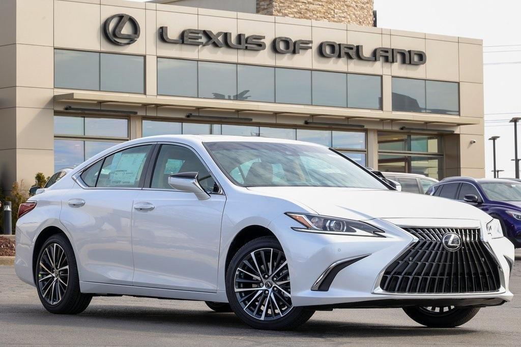 new 2025 Lexus ES 300h car, priced at $51,024