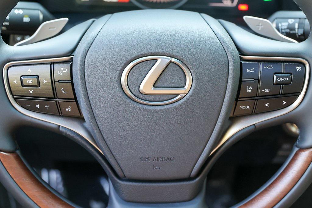 new 2025 Lexus ES 350 car, priced at $57,200
