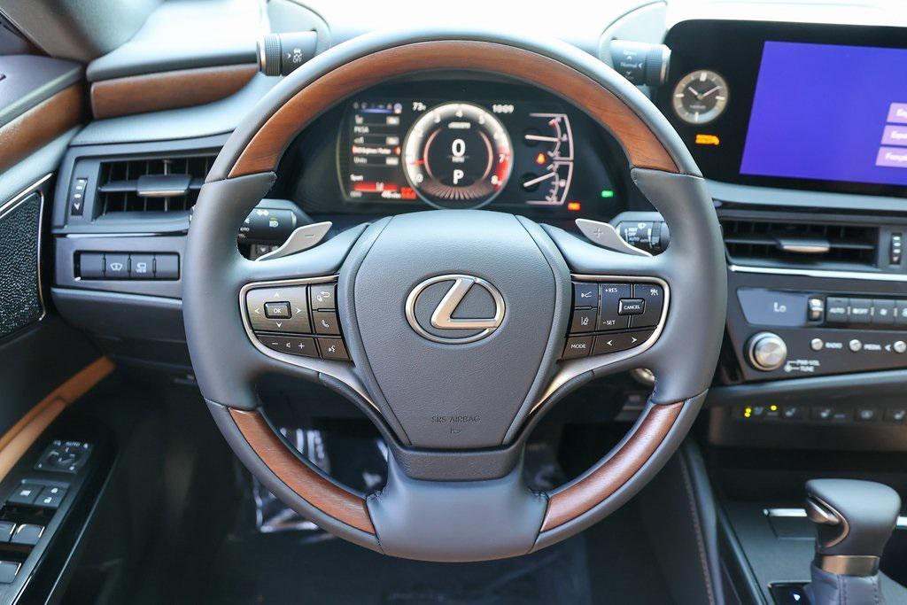 new 2025 Lexus ES 350 car, priced at $57,200