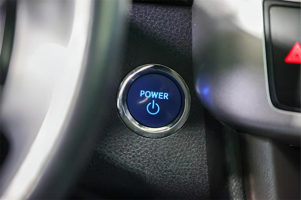 used 2019 Toyota Highlander Hybrid car, priced at $30,718