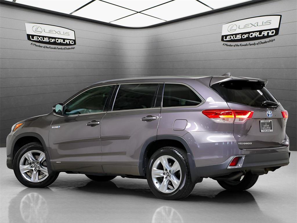 used 2019 Toyota Highlander Hybrid car, priced at $30,718