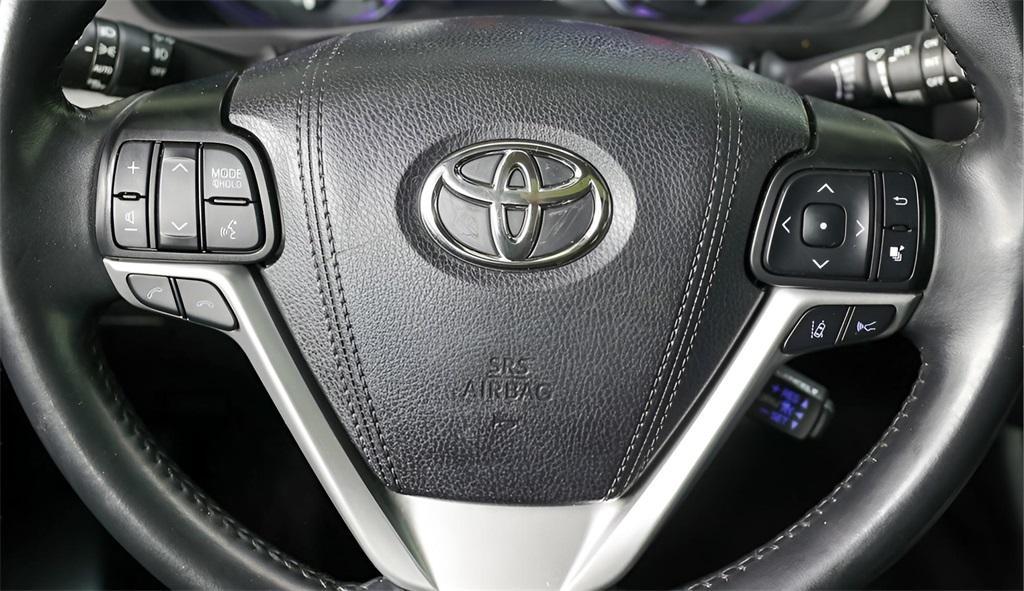 used 2019 Toyota Highlander Hybrid car, priced at $30,718