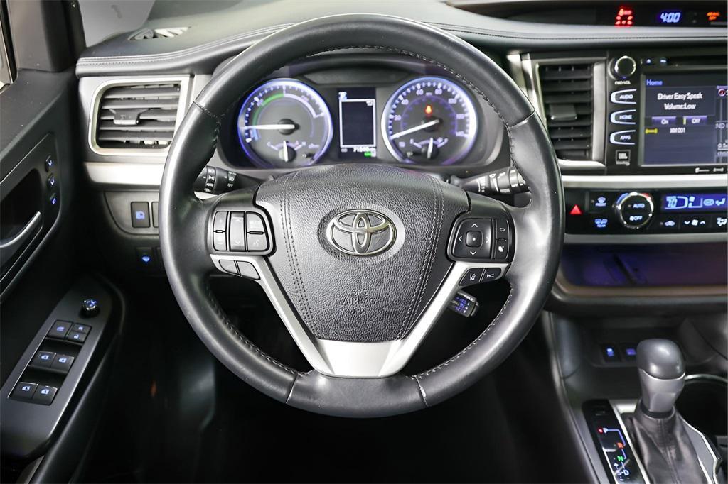 used 2019 Toyota Highlander Hybrid car, priced at $30,718