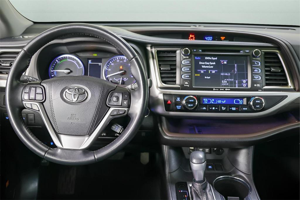 used 2019 Toyota Highlander Hybrid car, priced at $30,718