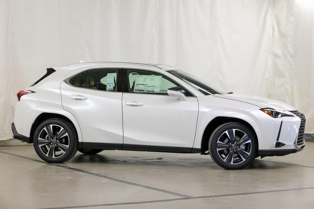 new 2025 Lexus UX 300h car, priced at $45,610