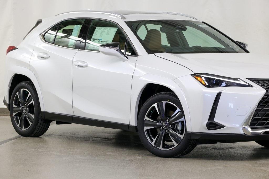 new 2025 Lexus UX 300h car, priced at $45,610