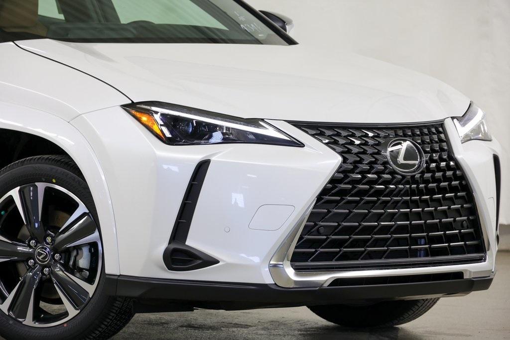 new 2025 Lexus UX 300h car, priced at $45,610