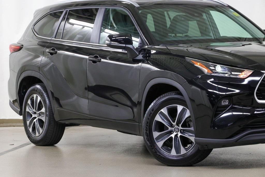 used 2024 Toyota Highlander car, priced at $41,493