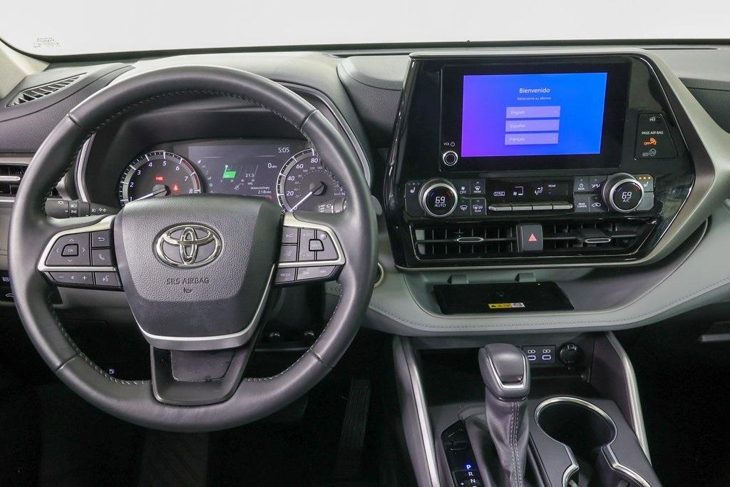 used 2024 Toyota Highlander car, priced at $41,493