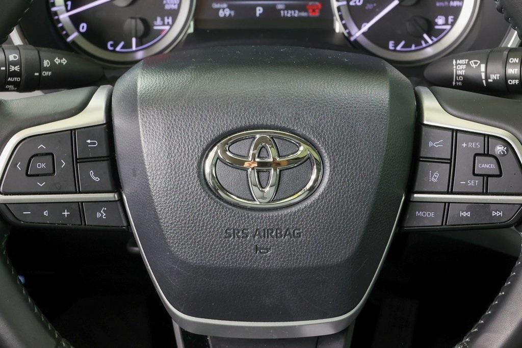 used 2024 Toyota Highlander car, priced at $41,493