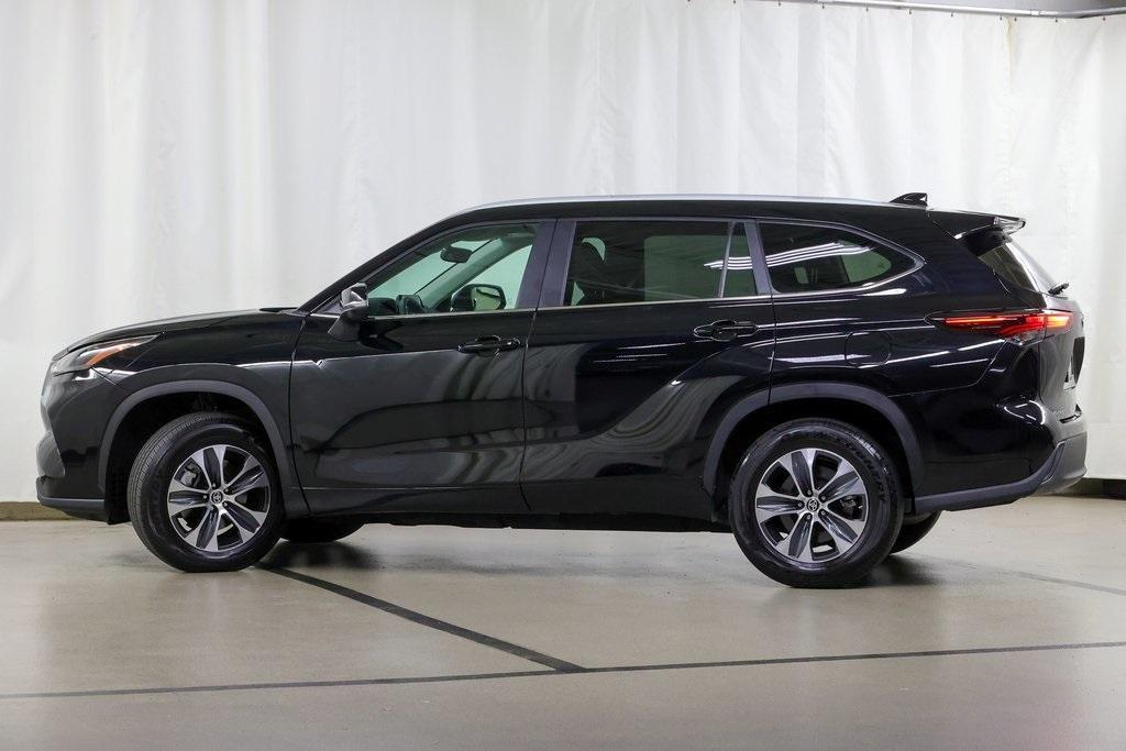 used 2024 Toyota Highlander car, priced at $41,493