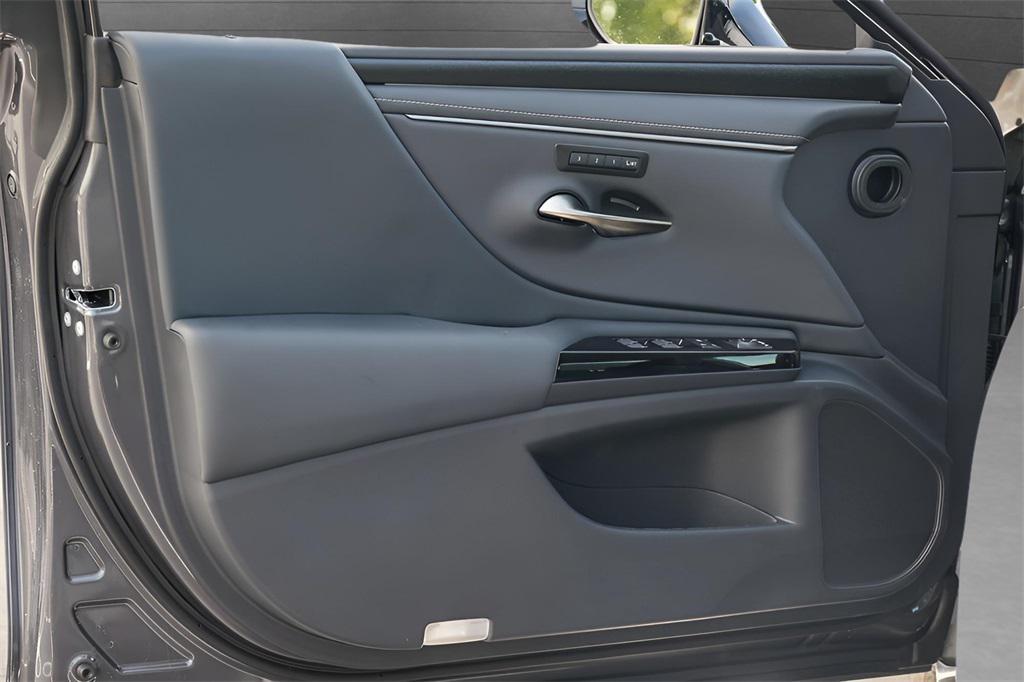 new 2025 Lexus ES 300h car, priced at $49,899