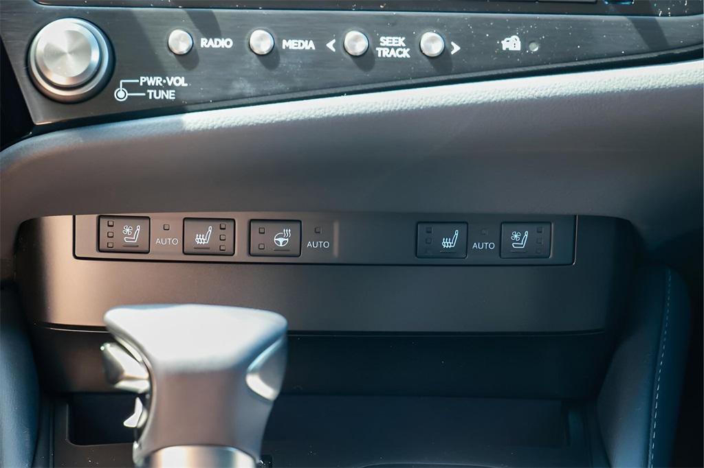 new 2025 Lexus ES 300h car, priced at $49,899