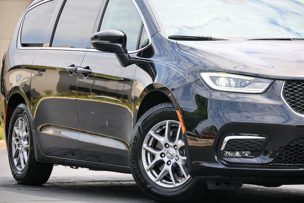 used 2021 Chrysler Pacifica car, priced at $27,306