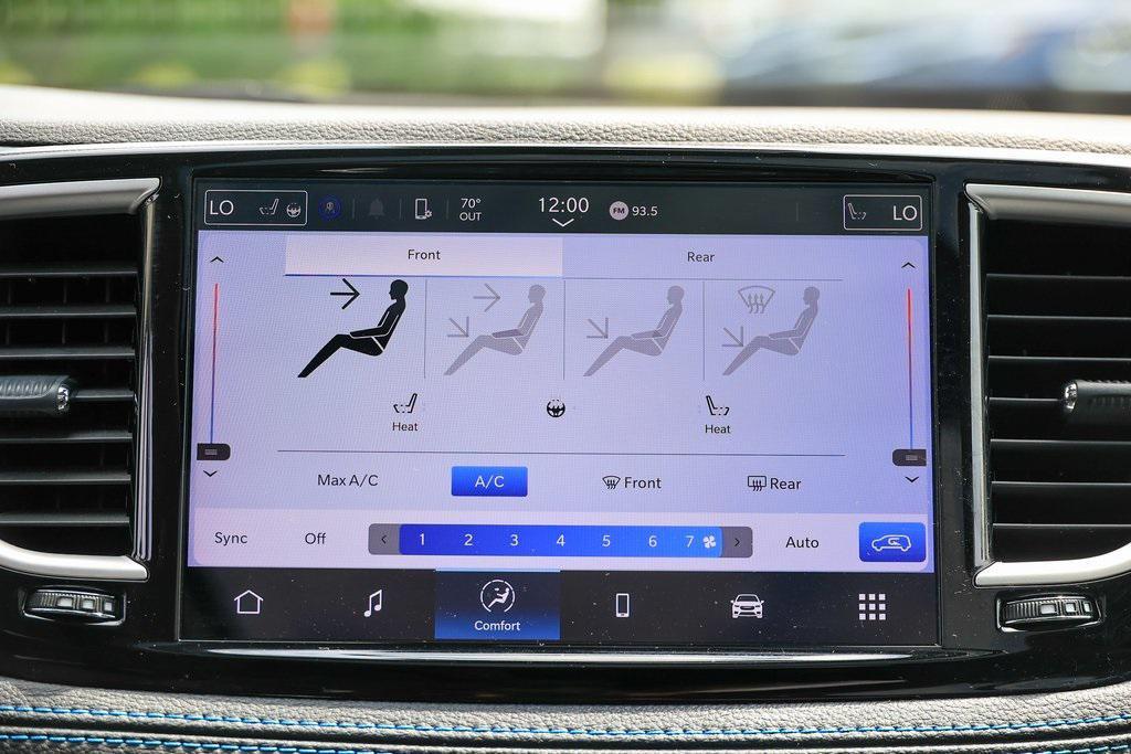 used 2021 Chrysler Pacifica car, priced at $27,306