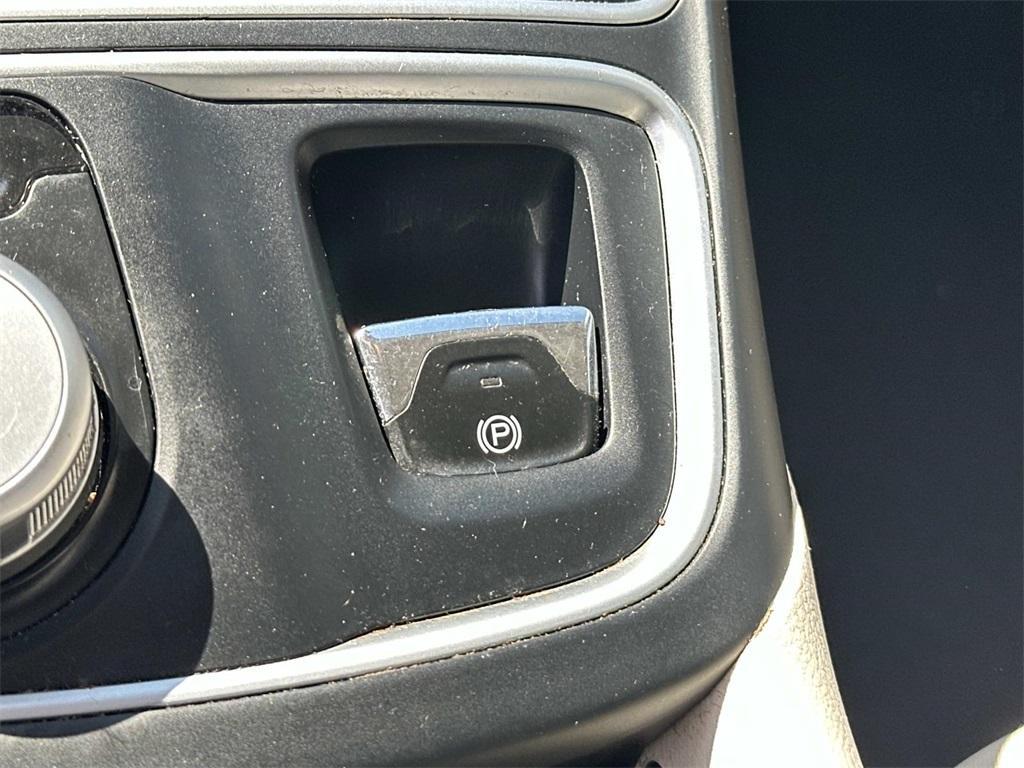 used 2015 Chrysler 200 car, priced at $7,750
