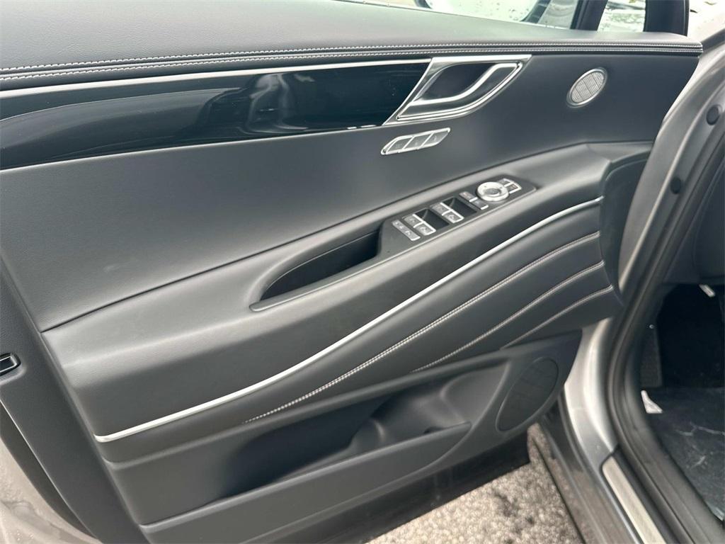 new 2025 Genesis GV80 car, priced at $57,740