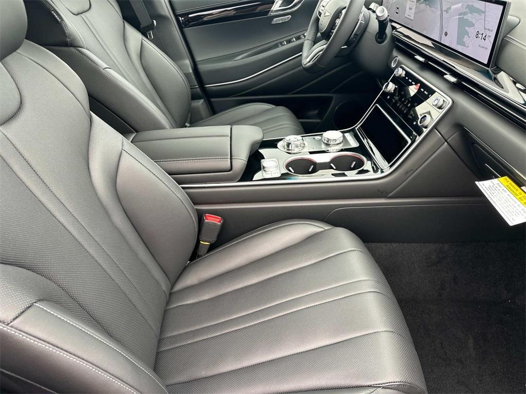 new 2025 Genesis GV80 car, priced at $57,740