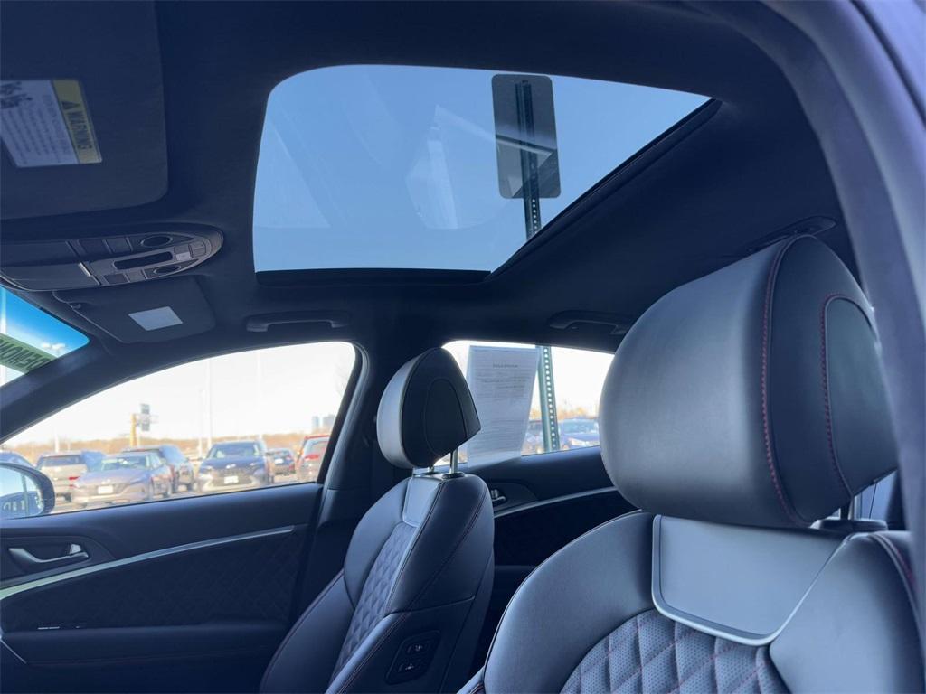 new 2025 Genesis G70 car, priced at $55,986