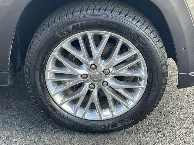 used 2017 Jeep Grand Cherokee car, priced at $16,250