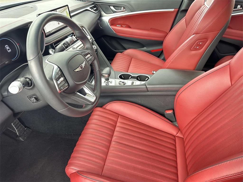 used 2025 Genesis G70 car, priced at $39,000
