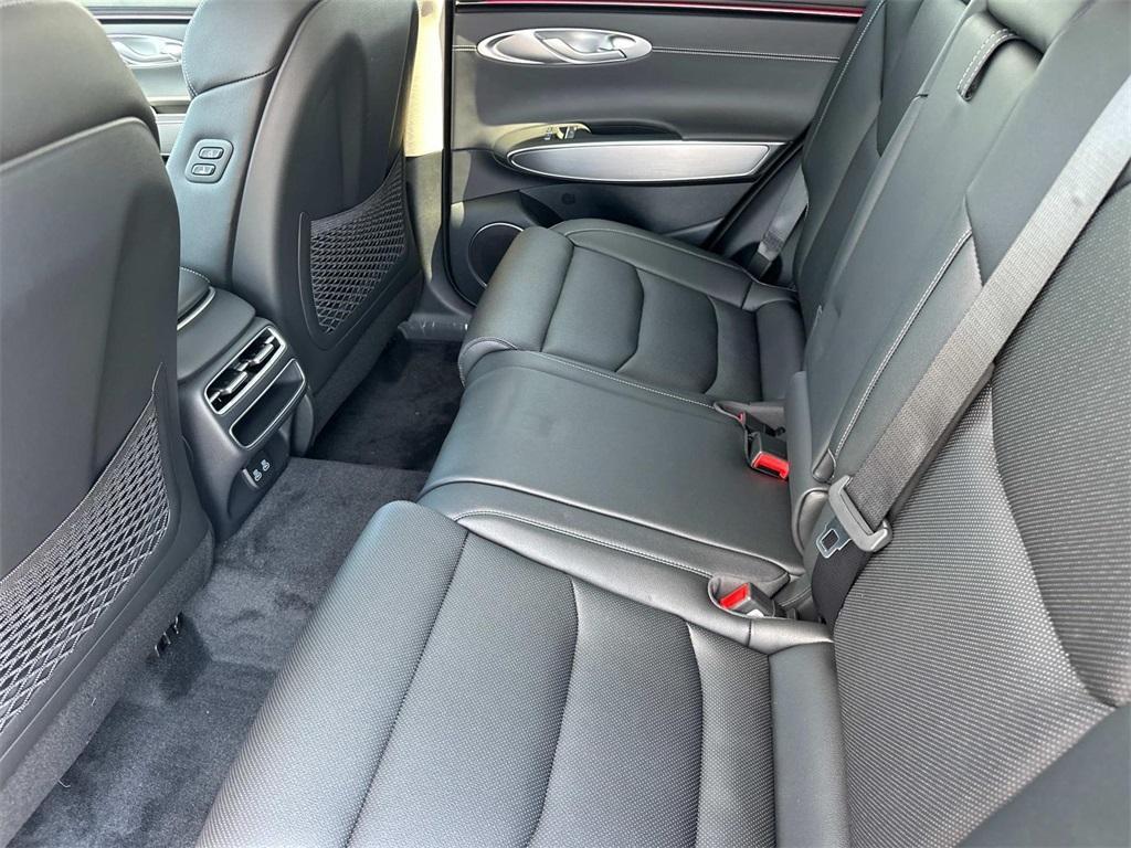 new 2026 Genesis GV70 car