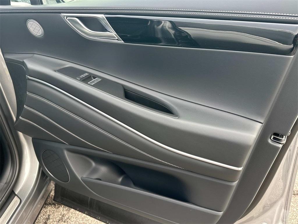 new 2025 Genesis GV80 car, priced at $57,740