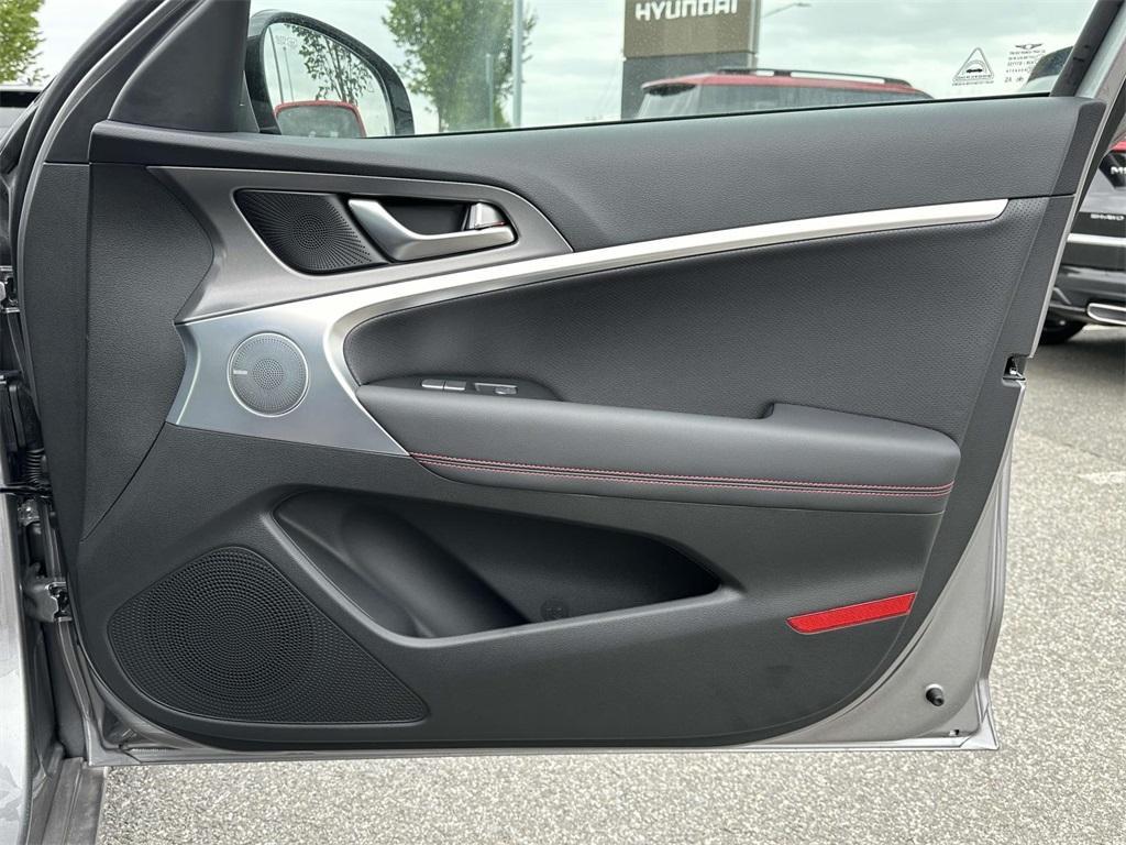 new 2025 Genesis G70 car, priced at $48,223