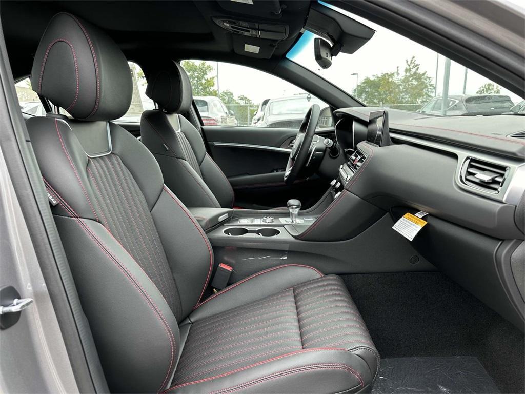 new 2025 Genesis G70 car, priced at $48,223