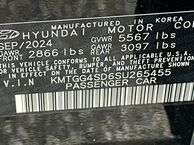 new 2025 Genesis G80 car, priced at $76,925