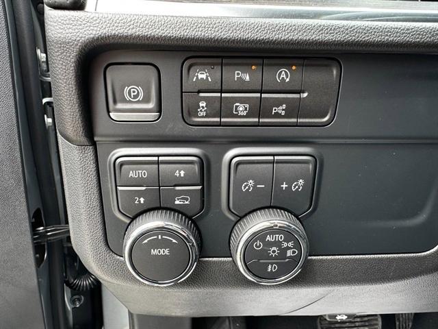 new 2025 Chevrolet Suburban car, priced at $79,115