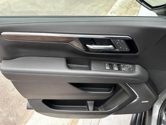 new 2025 Chevrolet Suburban car, priced at $79,115
