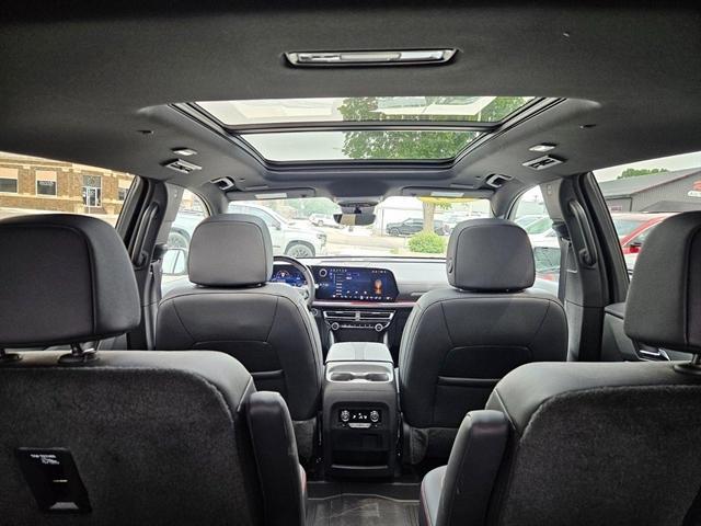 used 2024 Chevrolet Traverse car
