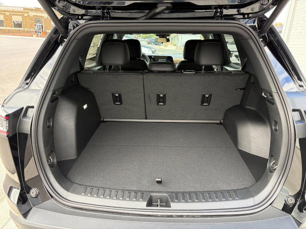 new 2026 Chevrolet Equinox car, priced at $33,677