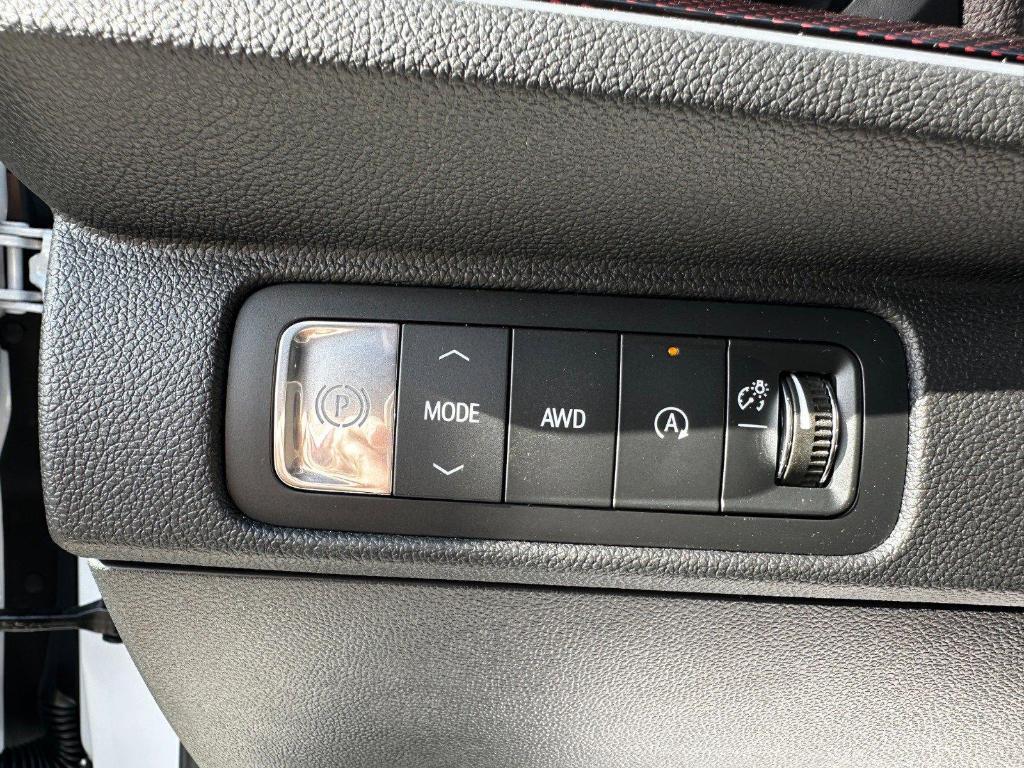 new 2026 Chevrolet Traverse car, priced at $53,015