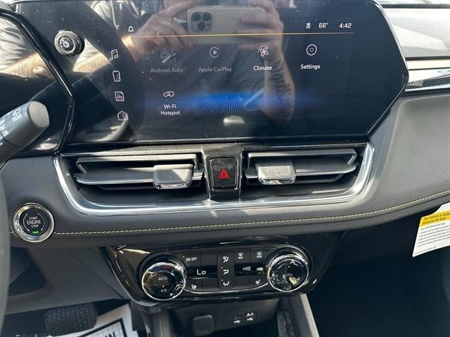 new 2025 Chevrolet TrailBlazer car, priced at $32,930