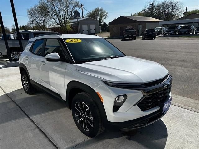 new 2025 Chevrolet TrailBlazer car, priced at $32,930