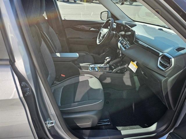 new 2025 Chevrolet TrailBlazer car, priced at $30,575