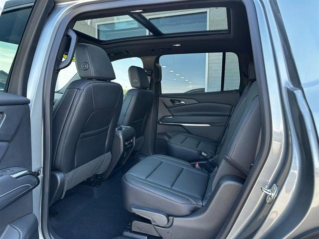 new 2025 Chevrolet Traverse car, priced at $48,195