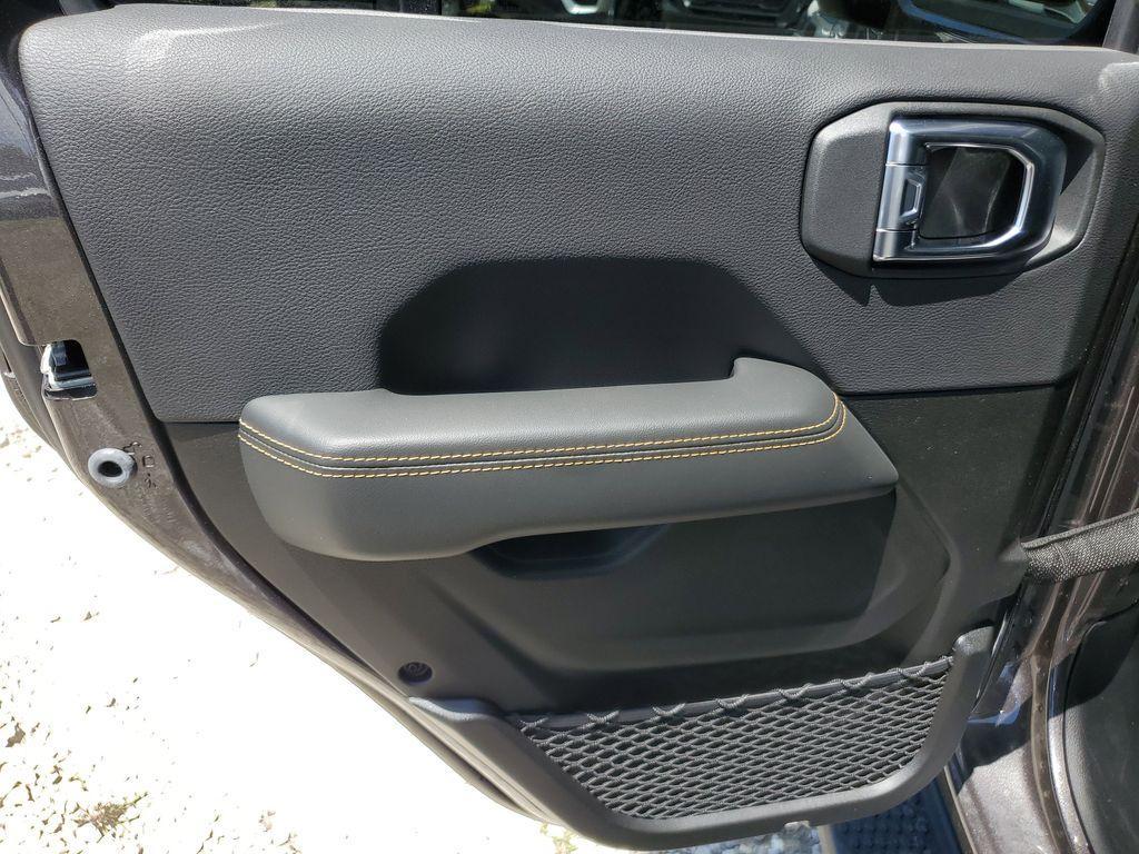 new 2025 Jeep Wrangler car, priced at $46,227