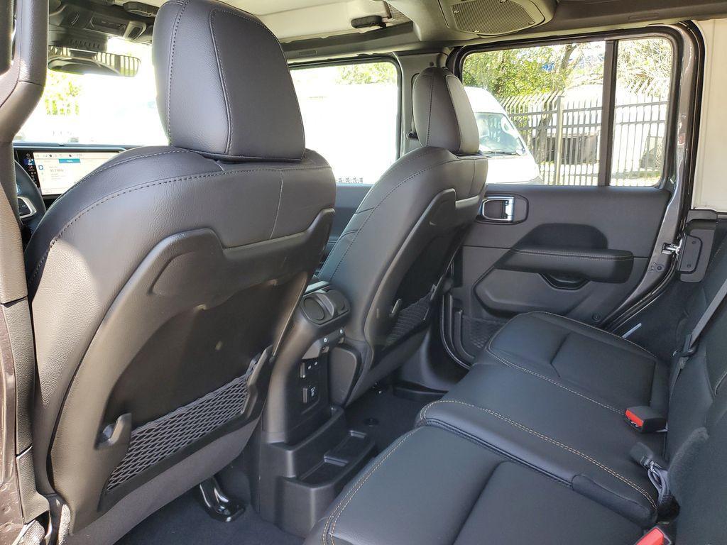 new 2025 Jeep Wrangler car, priced at $46,227
