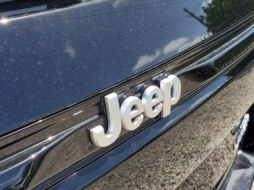 new 2025 Jeep Grand Cherokee car, priced at $35,812